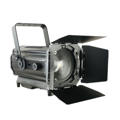 Un bon prix. Projecteur Fresnel LED RGBAL 300W avec une durée de vie de 50 000 heures en ligne