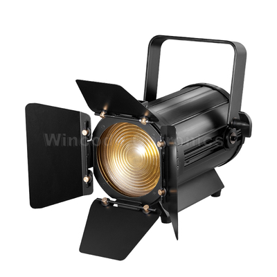Un bon prix. Projecteur Fresnel LED RGBW 200W, durée de vie 50 000 heures, contrôle DMX en ligne